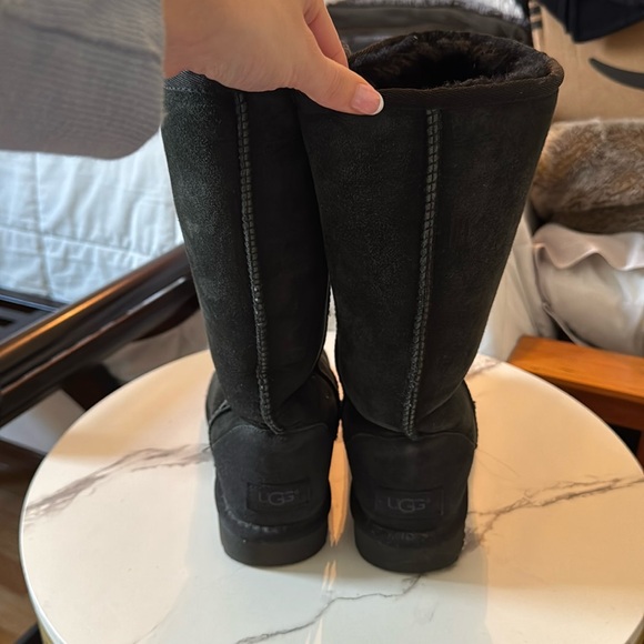 Black Uggs - Picture 2 of 3